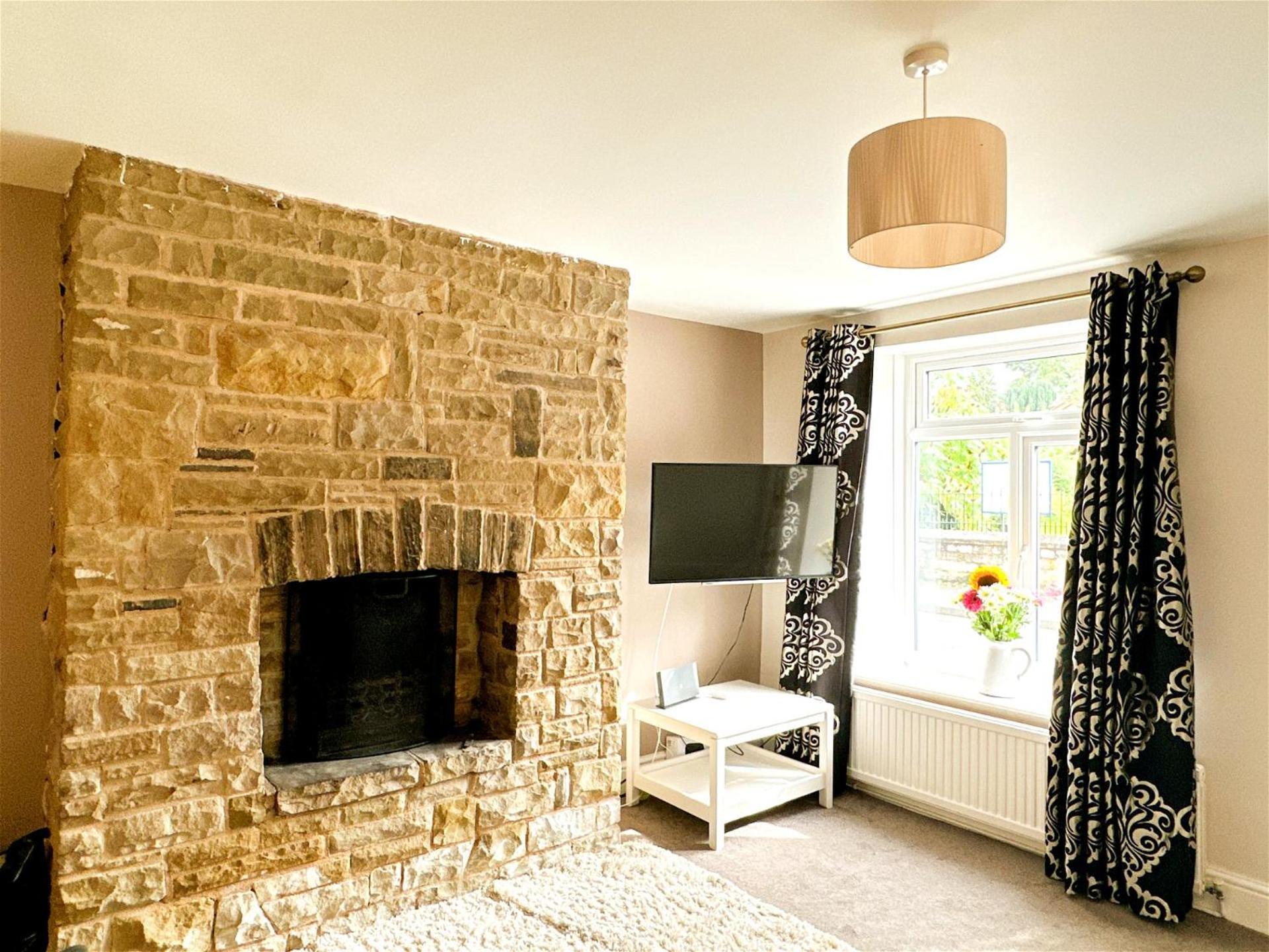 Country Cottage With Church View And Fireplace Near Leeds & York Экстерьер фото